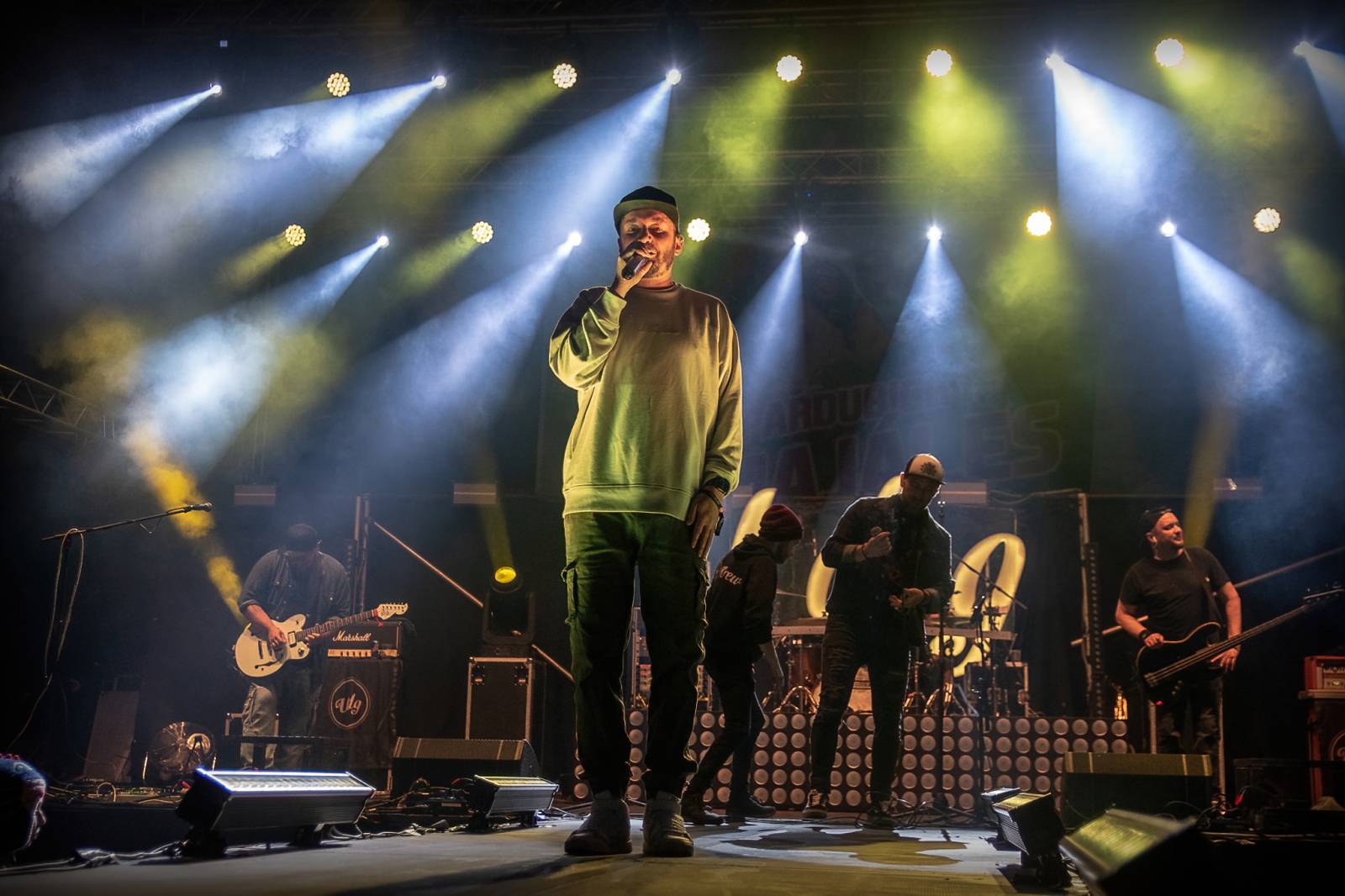 Rybičky 48 rozjely na pardubickém Majálesu ohňovou show, vystoupili také Mig 21, UDG a Jelen