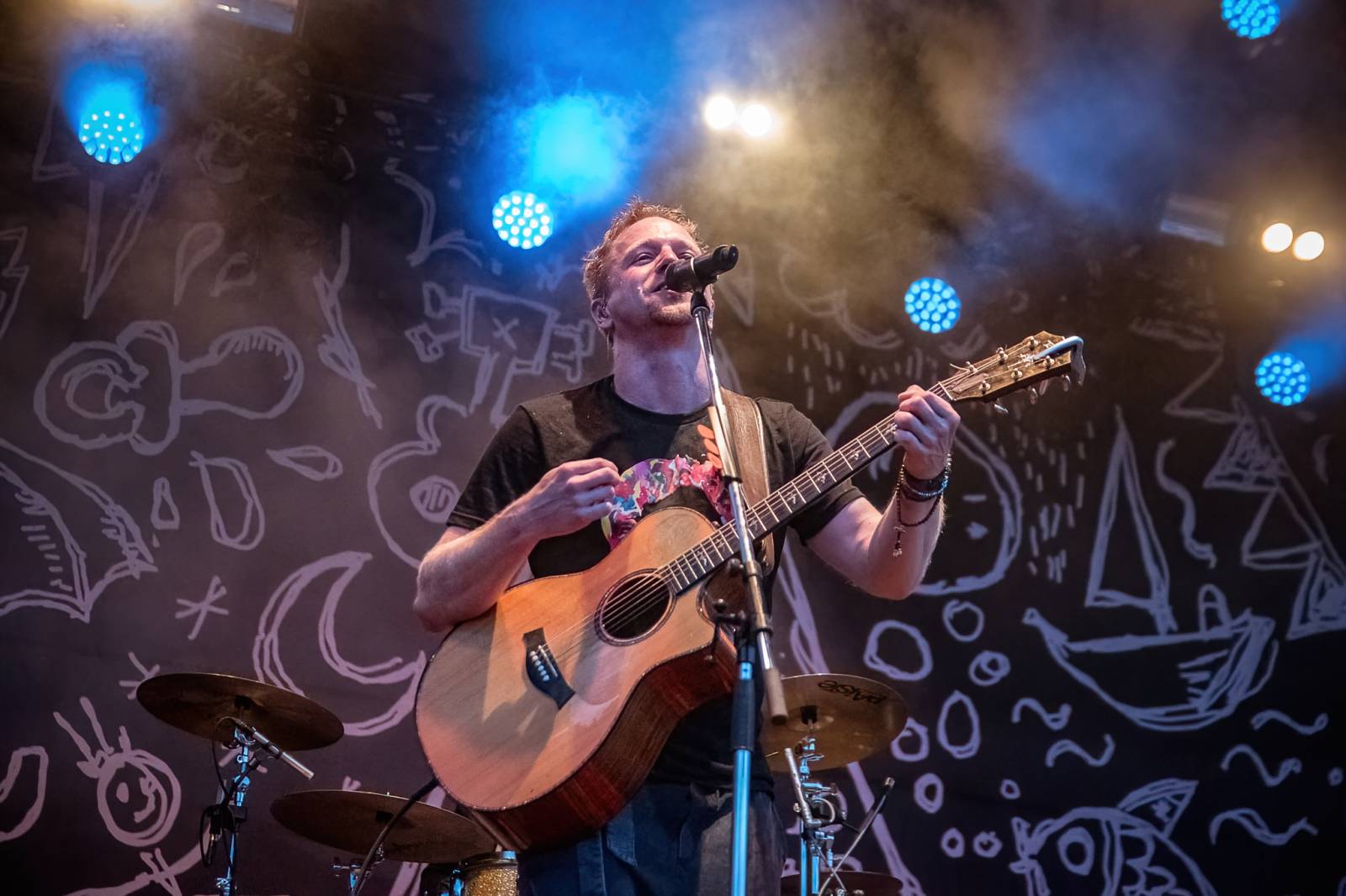 Rybičky 48 rozjely na pardubickém Majálesu ohňovou show, vystoupili také Mig 21, UDG a Jelen