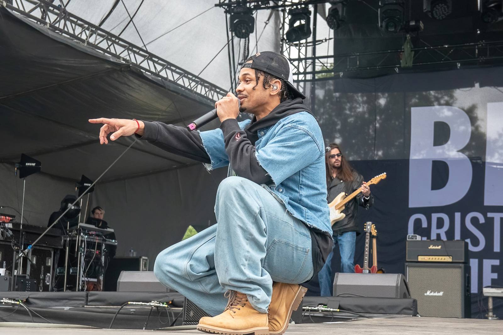 Rybičky 48 rozjely na pardubickém Majálesu ohňovou show, vystoupili také Mig 21, UDG a Jelen