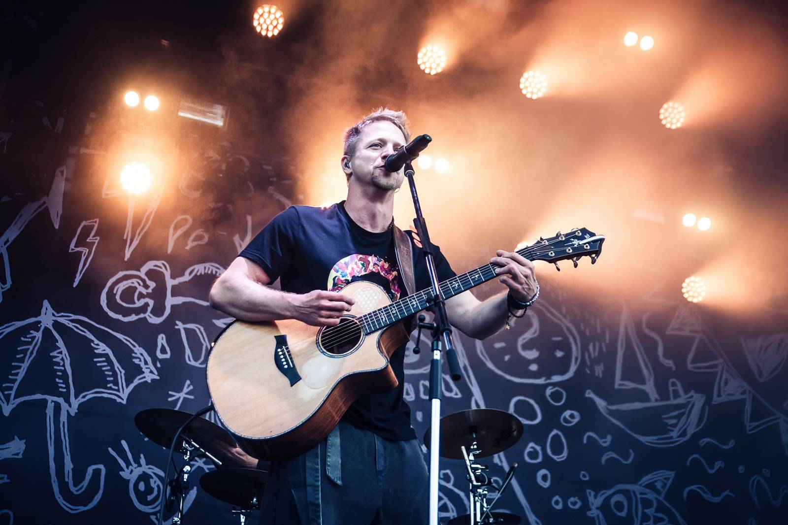 Rybičky 48 rozjely na pardubickém Majálesu ohňovou show, vystoupili také Mig 21, UDG a Jelen