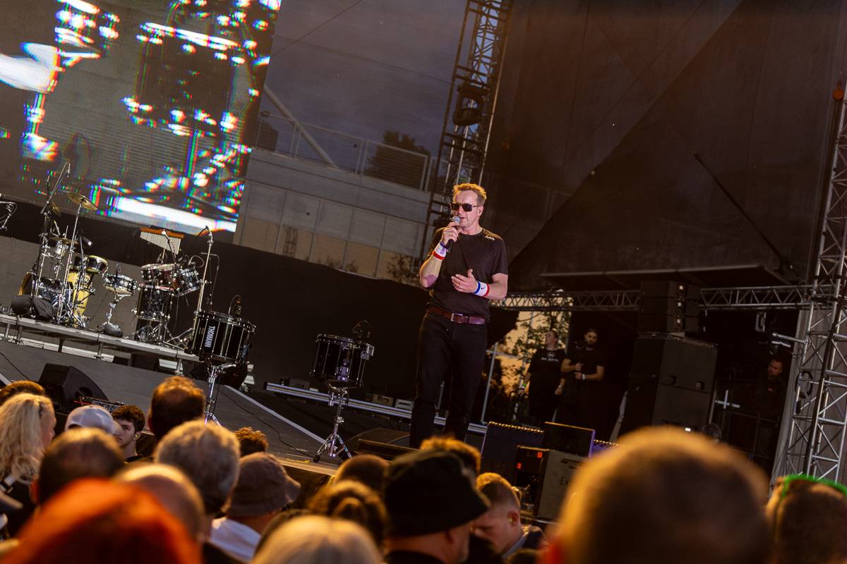 V Praze se vzpomínalo na devadesátky. Publikum roztančili Safri Duo, 2 Unlimited i domácí Lunetic