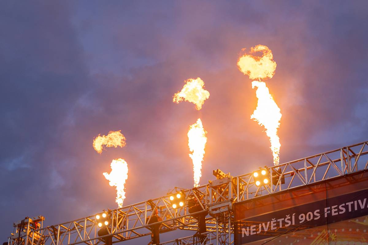 V Praze se vzpomínalo na devadesátky. Publikum roztančili Safri Duo, 2 Unlimited i domácí Lunetic