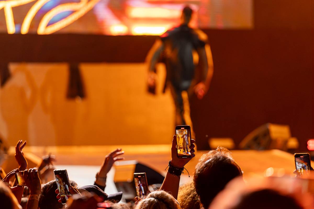 V Praze se vzpomínalo na devadesátky. Publikum roztančili Safri Duo, 2 Unlimited i domácí Lunetic