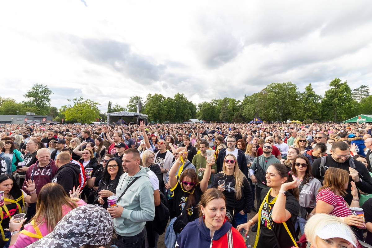 V Praze se vzpomínalo na devadesátky. Publikum roztančili Safri Duo, 2 Unlimited i domácí Lunetic