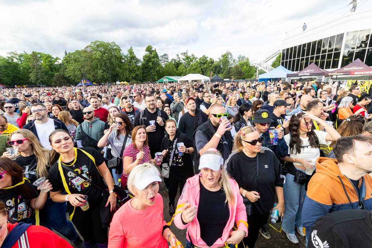 V Praze se vzpomínalo na devadesátky. Publikum roztančili Safri Duo, 2 Unlimited i domácí Lunetic