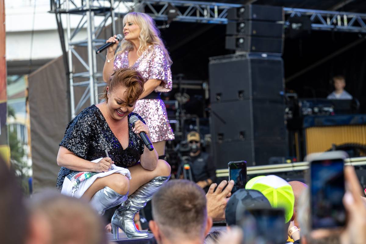 V Praze se vzpomínalo na devadesátky. Publikum roztančili Safri Duo, 2 Unlimited i domácí Lunetic