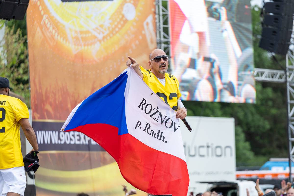 V Praze se vzpomínalo na devadesátky. Publikum roztančili Safri Duo, 2 Unlimited i domácí Lunetic