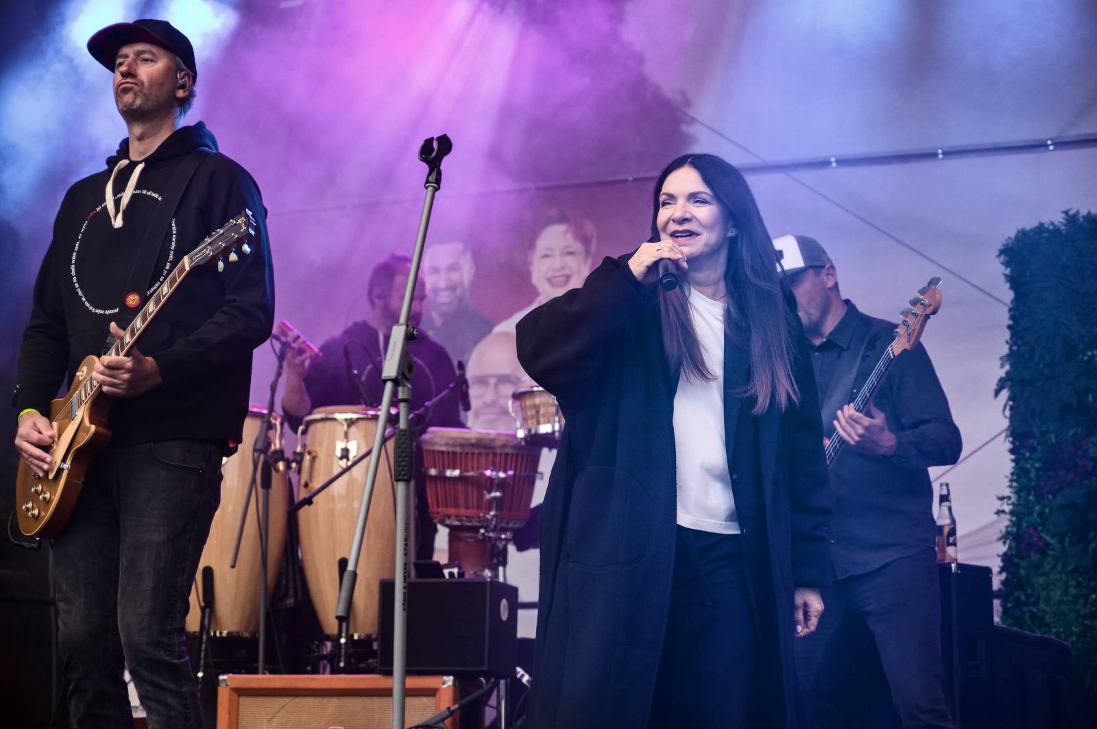 V Plzni se spojilo jídlo s hudbou. Zatímco Anna K. zpívala, Zdeněk Pohlreich rozjel svou kuchařskou show