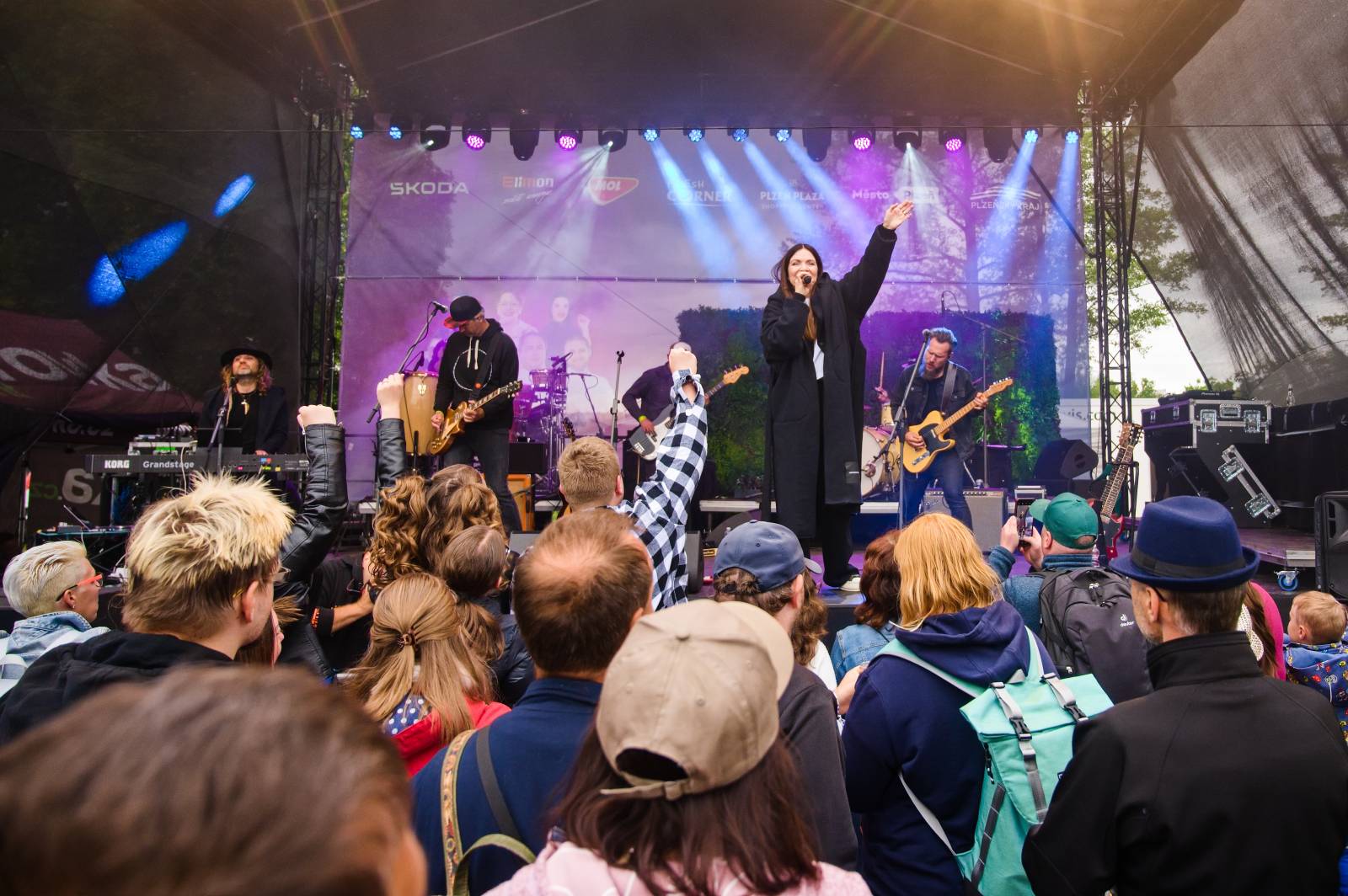 V Plzni se spojilo jídlo s hudbou. Zatímco Anna K. zpívala, Zdeněk Pohlreich rozjel svou kuchařskou show