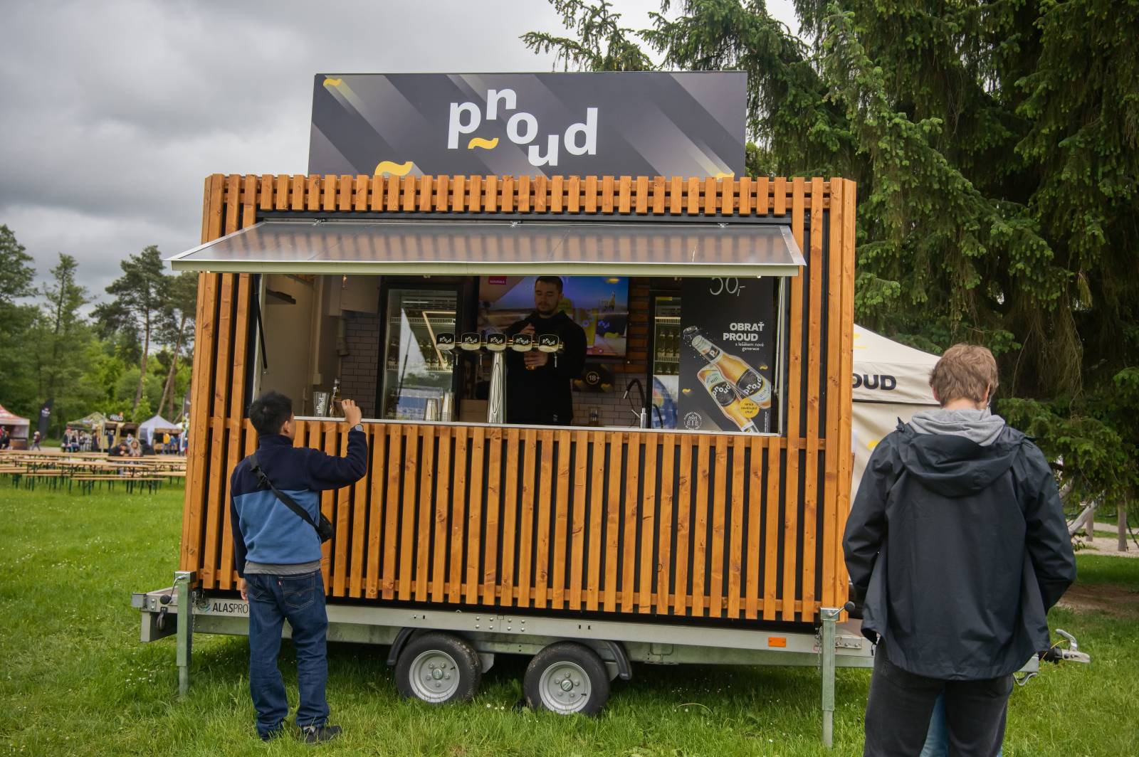 V Plzni se spojilo jídlo s hudbou. Zatímco Anna K. zpívala, Zdeněk Pohlreich rozjel svou kuchařskou show