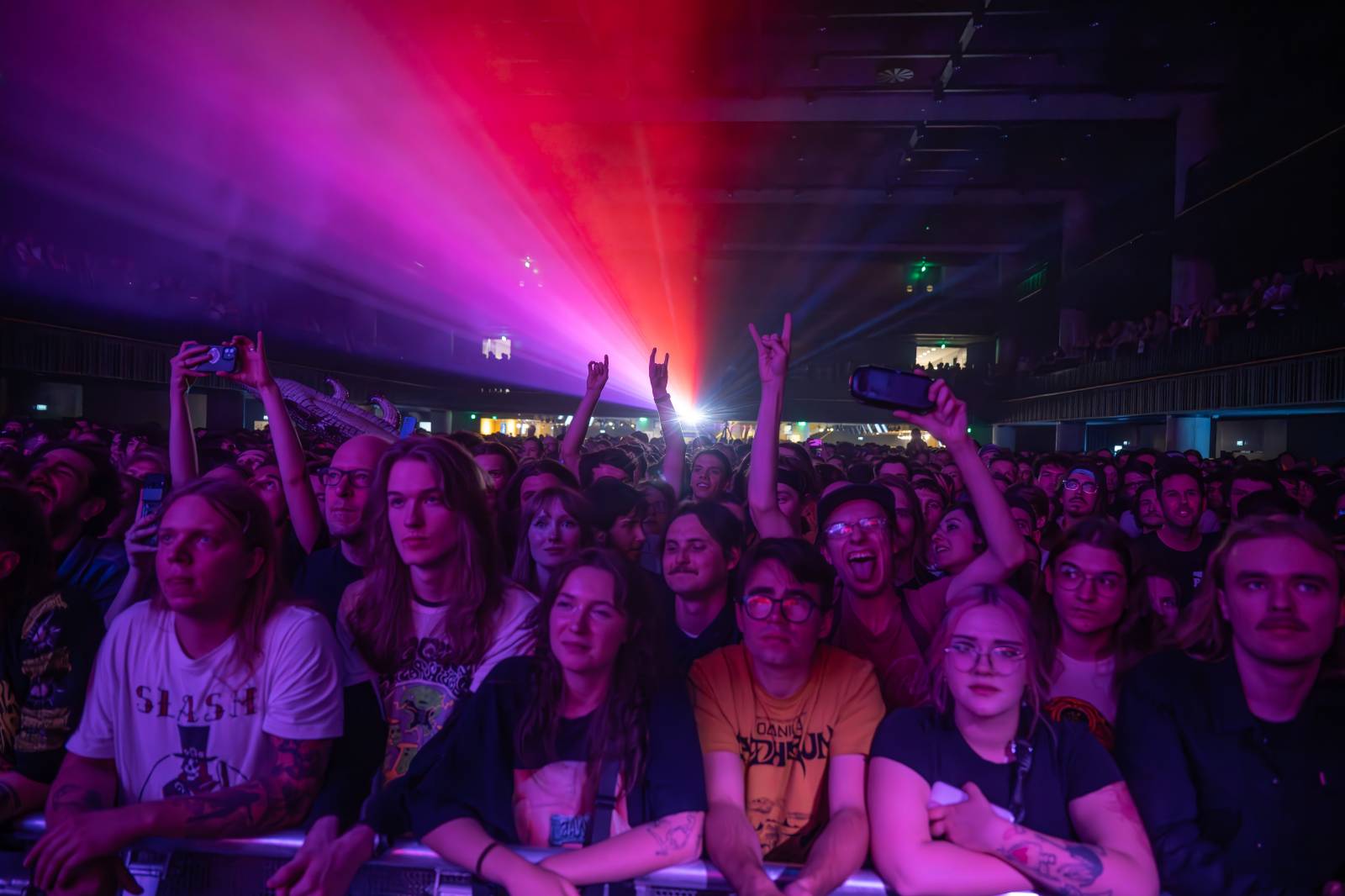 King Gizzard & The Lizard Wizard dorazili do Prahy. Z Fora Karlín nemohl nikdo odcházet zklamaný