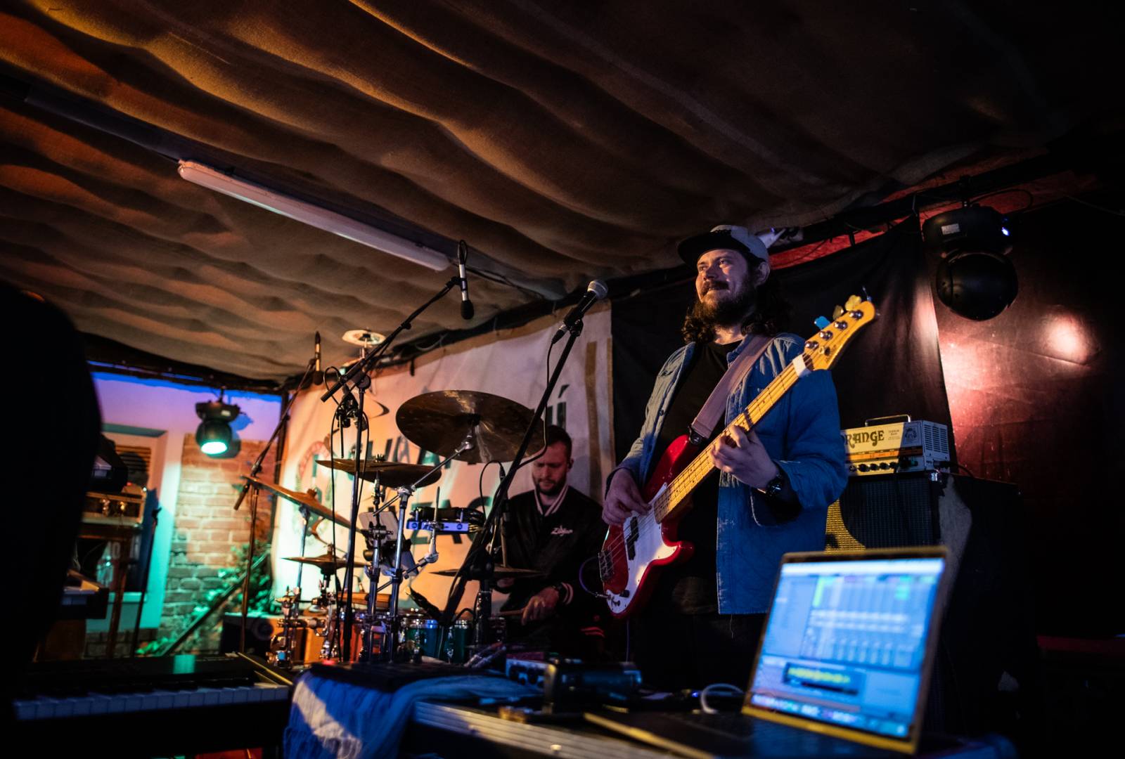 Prago Union bavili v Plzni hudbou i vtípky