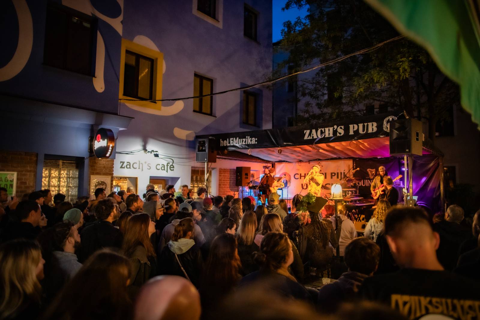 Prago Union bavili v Plzni hudbou i vtípky