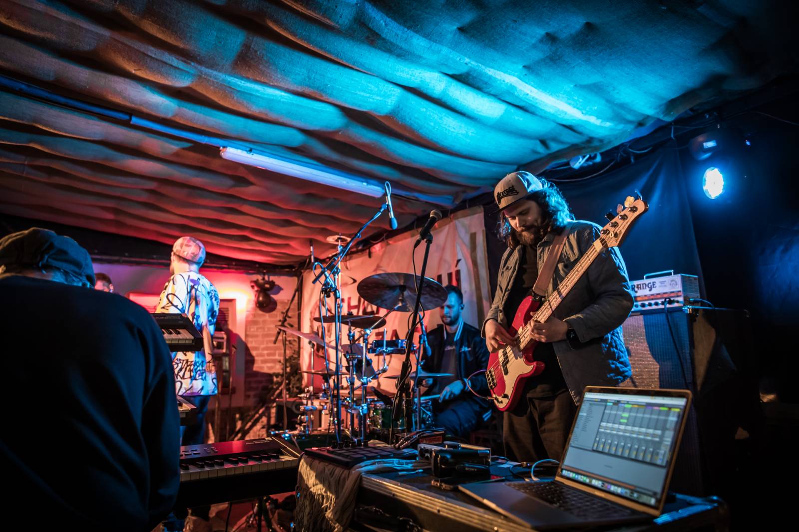 Prago Union bavili v Plzni hudbou i vtípky