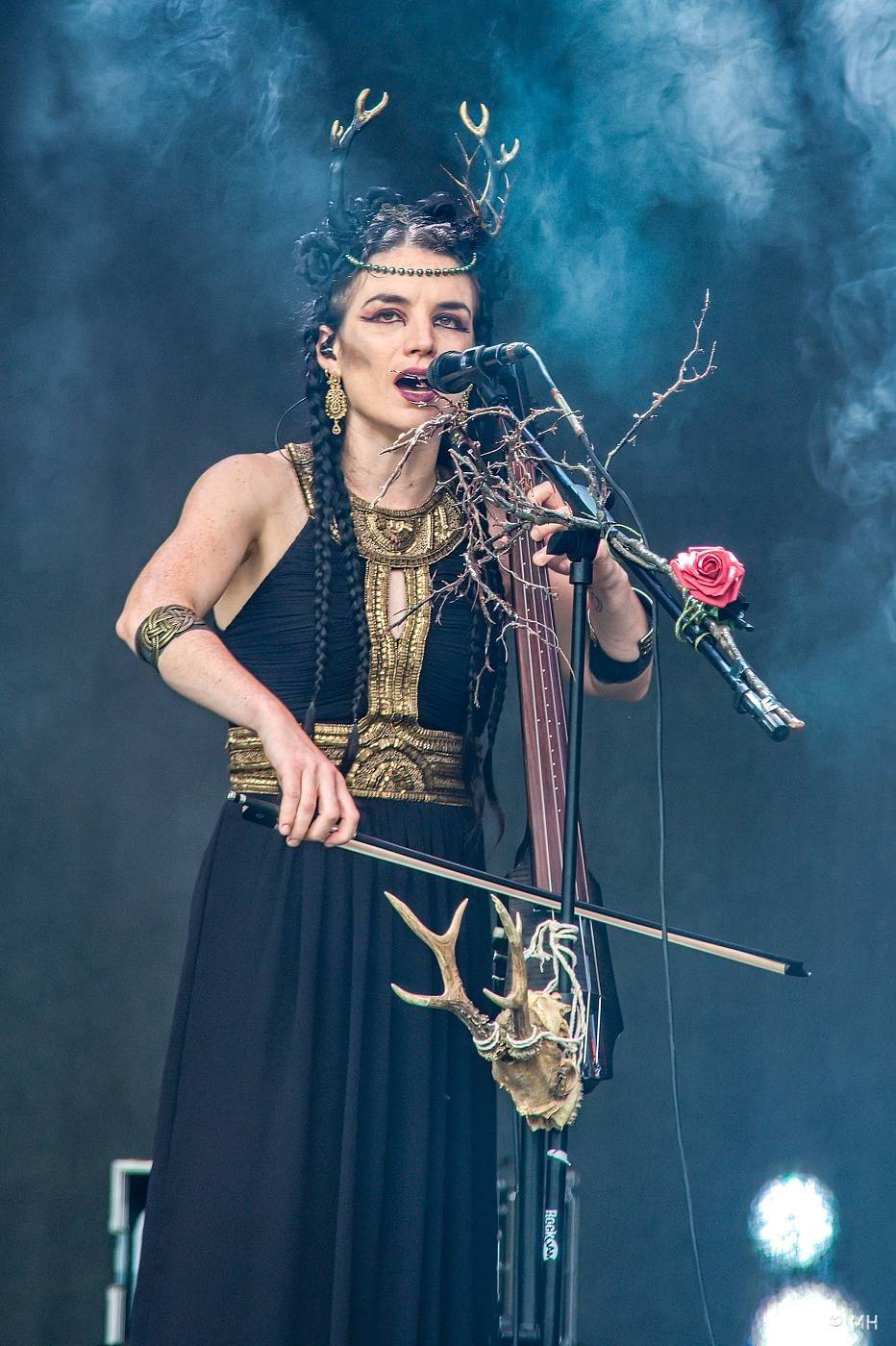 Metaloví fanoušci nejsou z cukru, v Plzni je neodradil ani déšť. Zahráli jim Tarja s Markem Hietalem, Sonata Arctica i Septicflesh