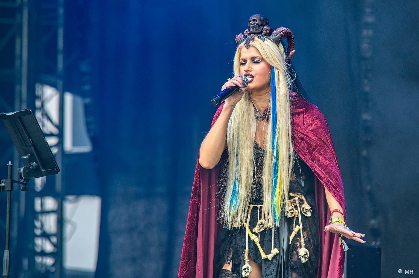 Metaloví fanoušci nejsou z cukru, v Plzni je neodradil ani déšť. Zahráli jim Tarja s Markem Hietalem, Sonata Arctica i Septicflesh