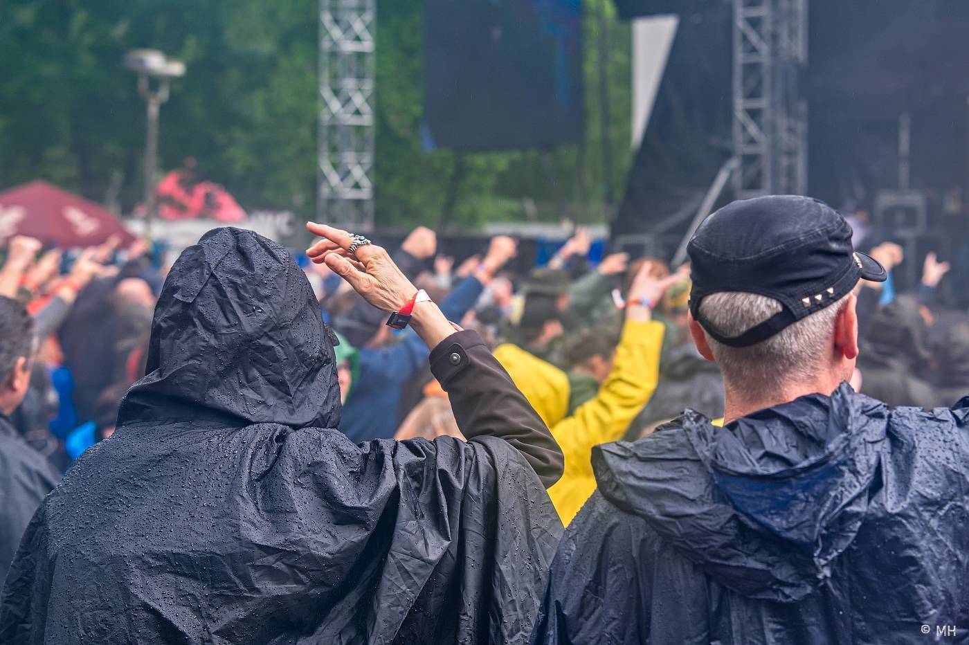 Metaloví fanoušci nejsou z cukru, v Plzni je neodradil ani déšť. Zahráli jim Tarja s Markem Hietalem, Sonata Arctica i Septicflesh