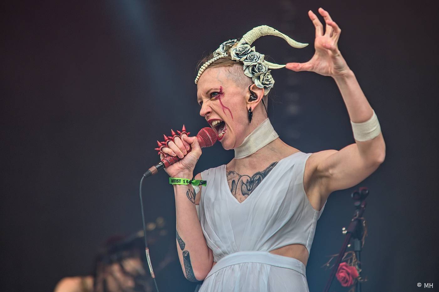 Metaloví fanoušci nejsou z cukru, v Plzni je neodradil ani déšť. Zahráli jim Tarja s Markem Hietalem, Sonata Arctica i Septicflesh