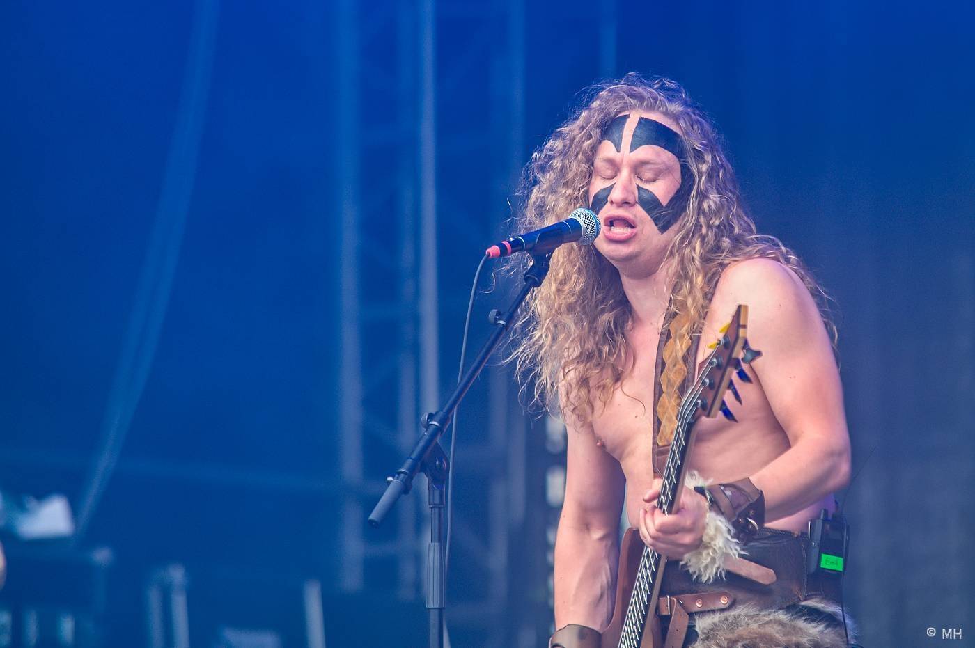 Metaloví fanoušci nejsou z cukru, v Plzni je neodradil ani déšť. Zahráli jim Tarja s Markem Hietalem, Sonata Arctica i Septicflesh