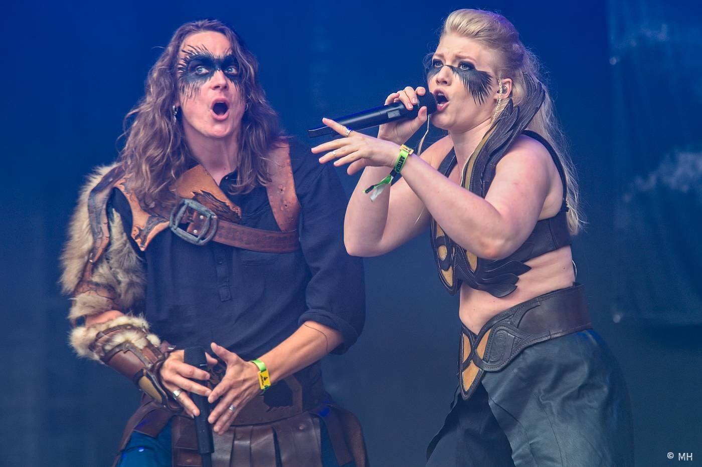 Metaloví fanoušci nejsou z cukru, v Plzni je neodradil ani déšť. Zahráli jim Tarja s Markem Hietalem, Sonata Arctica i Septicflesh