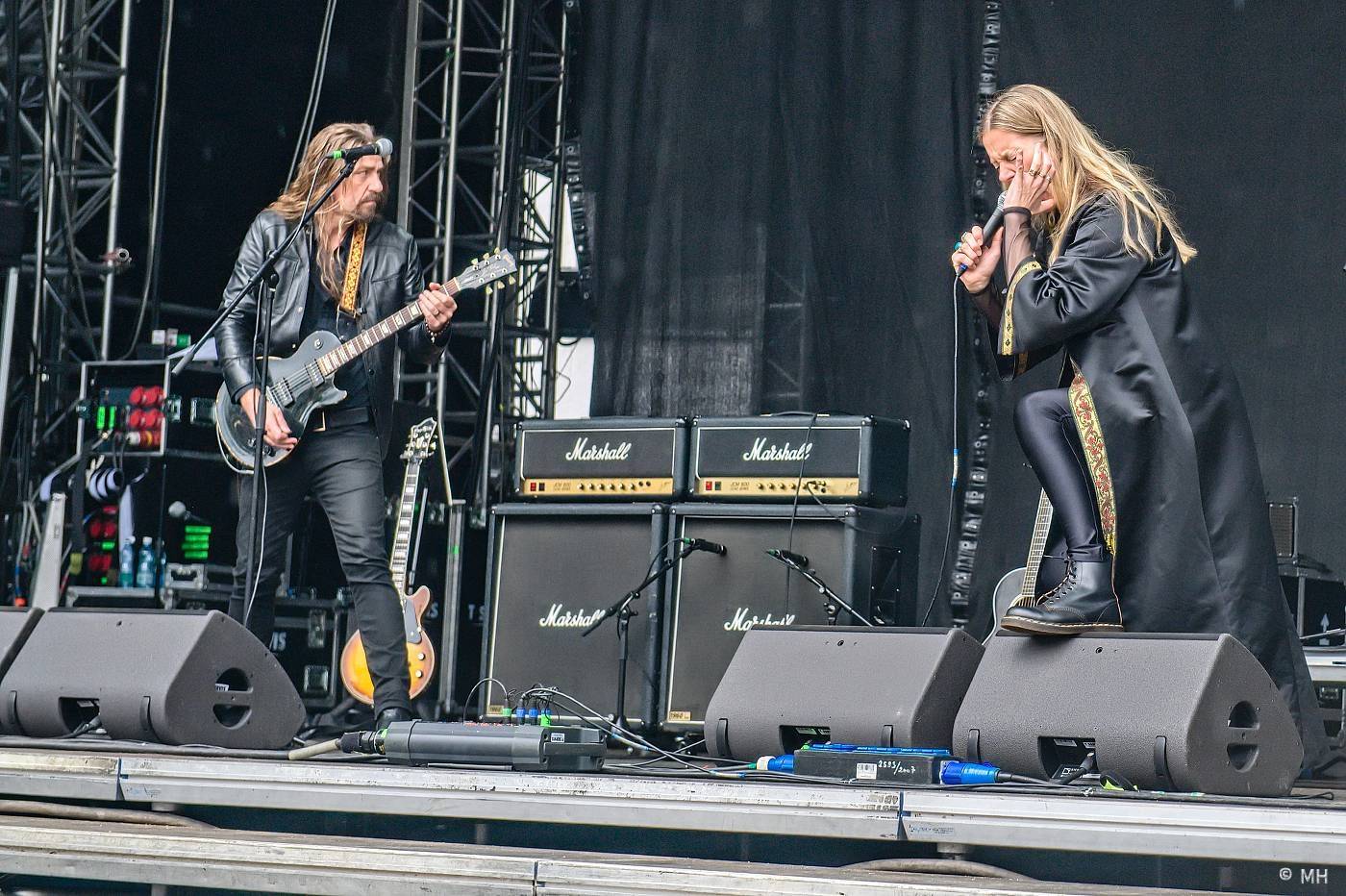 Metaloví fanoušci nejsou z cukru, v Plzni je neodradil ani déšť. Zahráli jim Tarja s Markem Hietalem, Sonata Arctica i Septicflesh