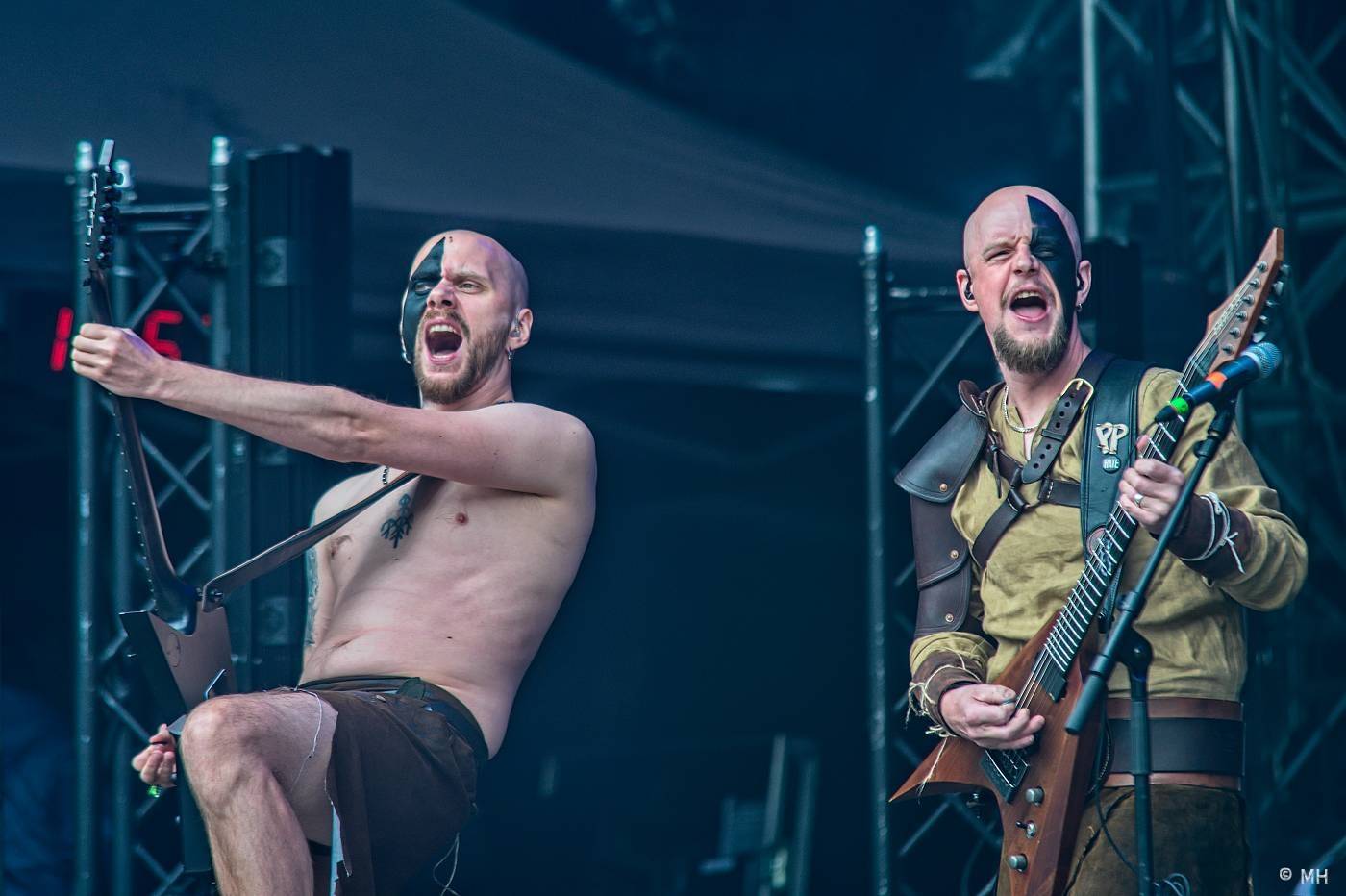 Metaloví fanoušci nejsou z cukru, v Plzni je neodradil ani déšť. Zahráli jim Tarja s Markem Hietalem, Sonata Arctica i Septicflesh