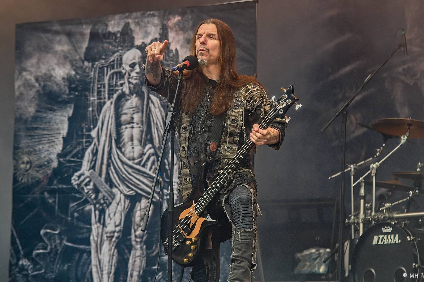 Metaloví fanoušci nejsou z cukru, v Plzni je neodradil ani déšť. Zahráli jim Tarja s Markem Hietalem, Sonata Arctica i Septicflesh