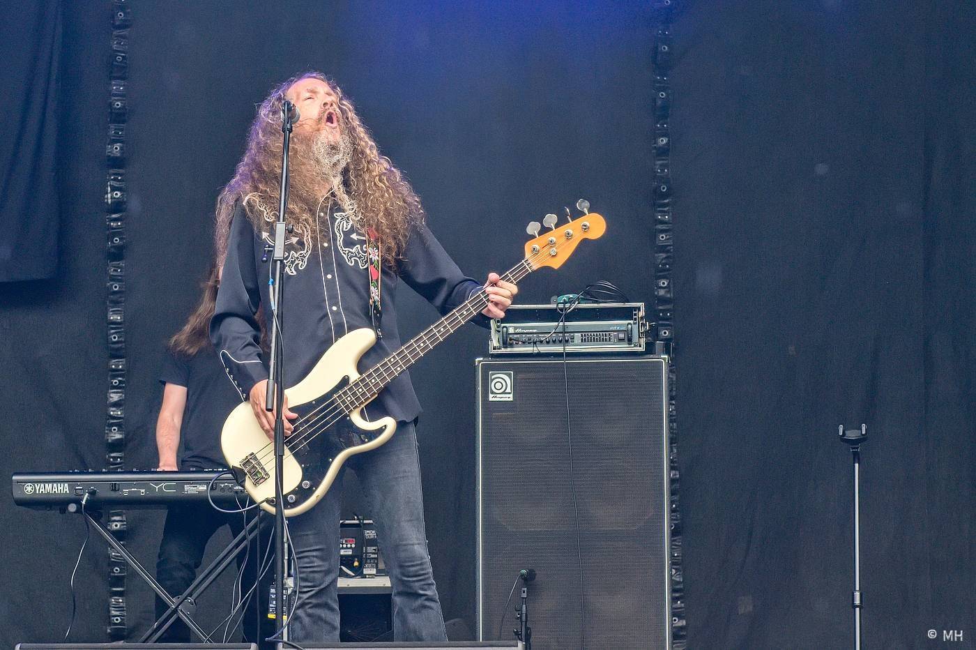 Metaloví fanoušci nejsou z cukru, v Plzni je neodradil ani déšť. Zahráli jim Tarja s Markem Hietalem, Sonata Arctica i Septicflesh