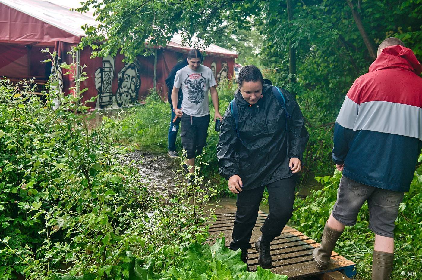 Metaloví fanoušci nejsou z cukru, v Plzni je neodradil ani déšť. Zahráli jim Tarja s Markem Hietalem, Sonata Arctica i Septicflesh