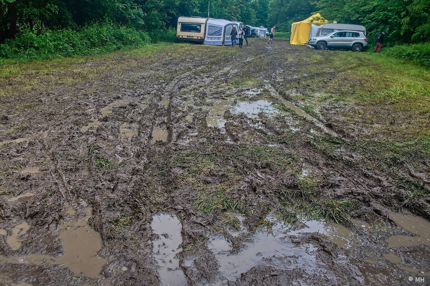 Metaloví fanoušci nejsou z cukru, v Plzni je neodradil ani déšť. Zahráli jim Tarja s Markem Hietalem, Sonata Arctica i Septicflesh