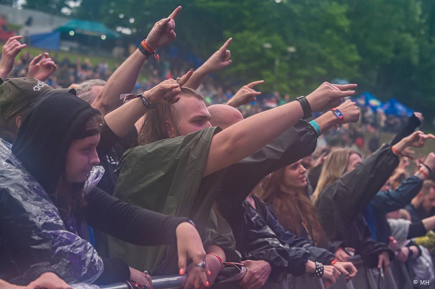 Metaloví fanoušci nejsou z cukru, v Plzni je neodradil ani déšť. Zahráli jim Tarja s Markem Hietalem, Sonata Arctica i Septicflesh