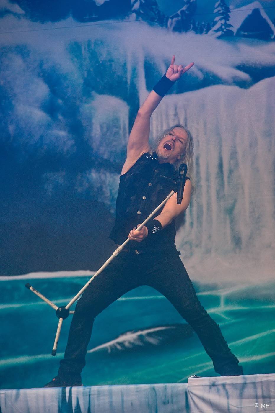 Metaloví fanoušci nejsou z cukru, v Plzni je neodradil ani déšť. Zahráli jim Tarja s Markem Hietalem, Sonata Arctica i Septicflesh