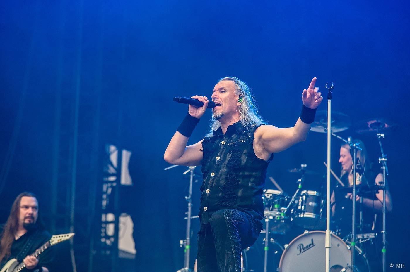 Metaloví fanoušci nejsou z cukru, v Plzni je neodradil ani déšť. Zahráli jim Tarja s Markem Hietalem, Sonata Arctica i Septicflesh