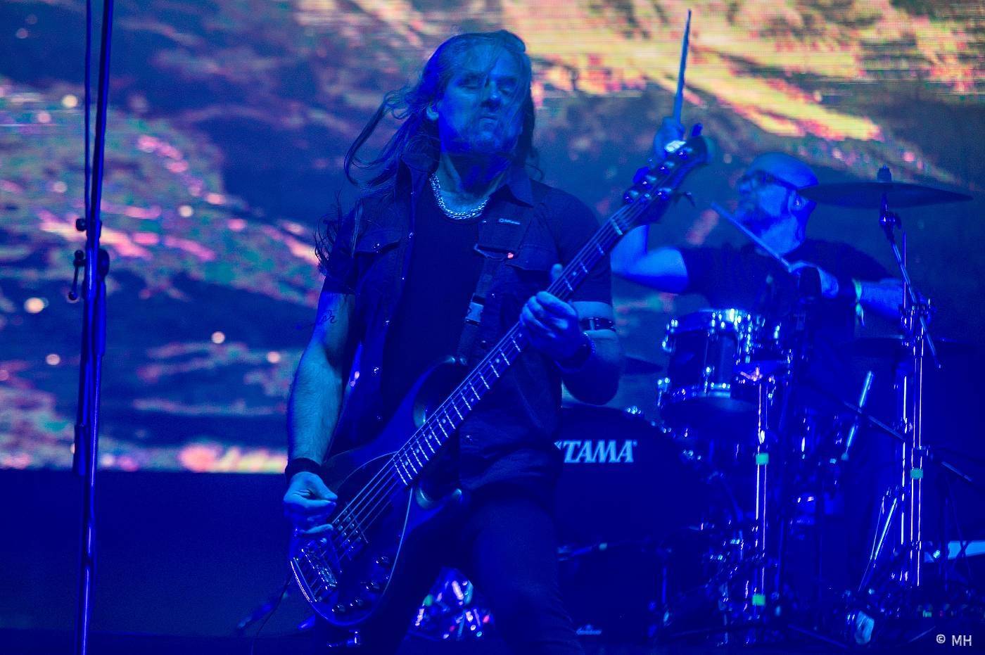 Metaloví fanoušci nejsou z cukru, v Plzni je neodradil ani déšť. Zahráli jim Tarja s Markem Hietalem, Sonata Arctica i Septicflesh