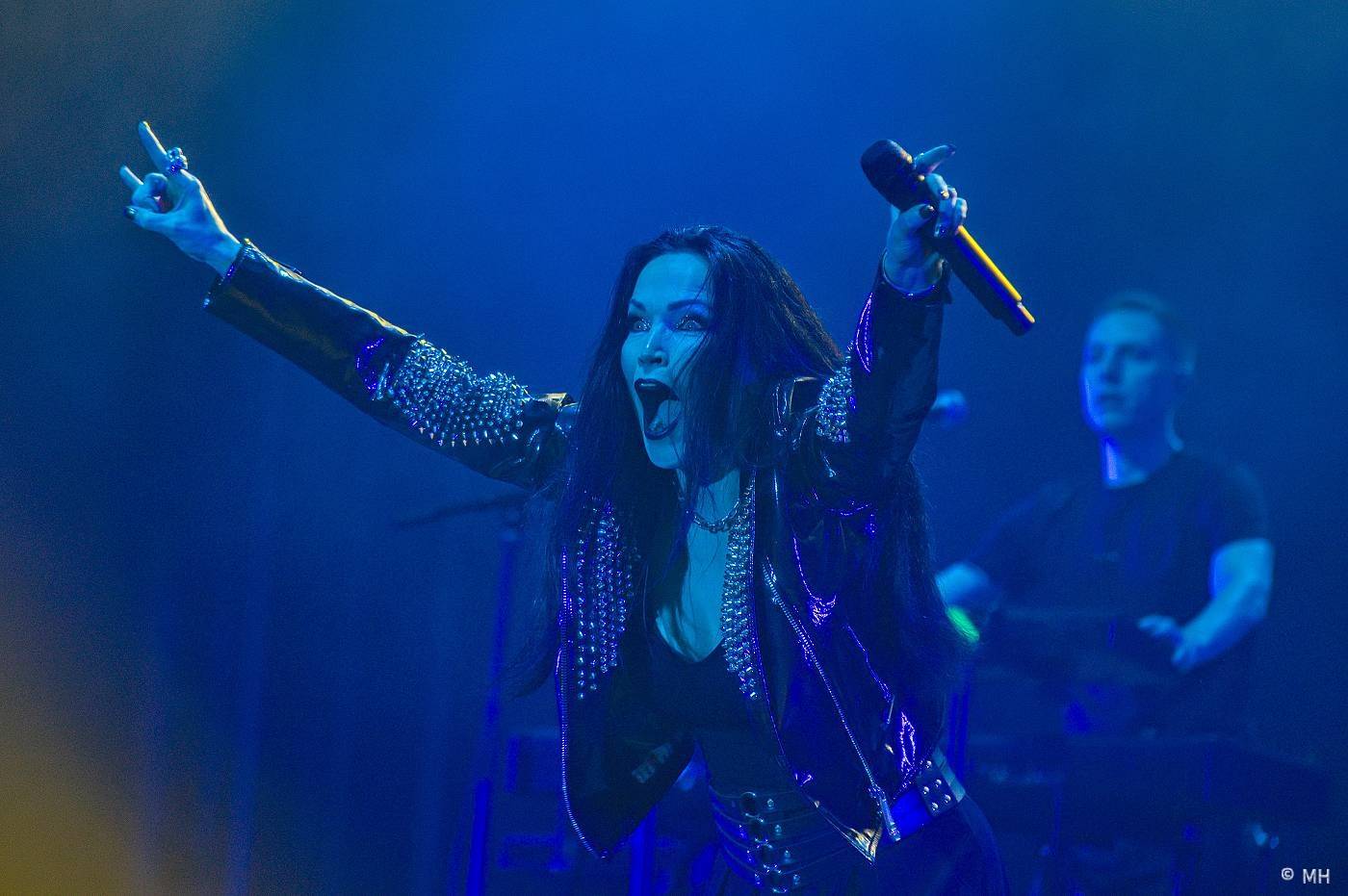 Metaloví fanoušci nejsou z cukru, v Plzni je neodradil ani déšť. Zahráli jim Tarja s Markem Hietalem, Sonata Arctica i Septicflesh