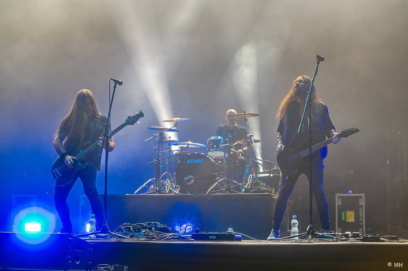 Metaloví fanoušci nejsou z cukru, v Plzni je neodradil ani déšť. Zahráli jim Tarja s Markem Hietalem, Sonata Arctica i Septicflesh