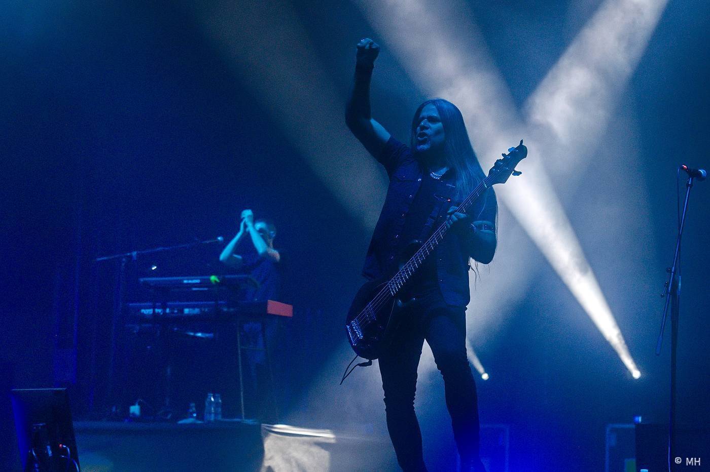 Metaloví fanoušci nejsou z cukru, v Plzni je neodradil ani déšť. Zahráli jim Tarja s Markem Hietalem, Sonata Arctica i Septicflesh