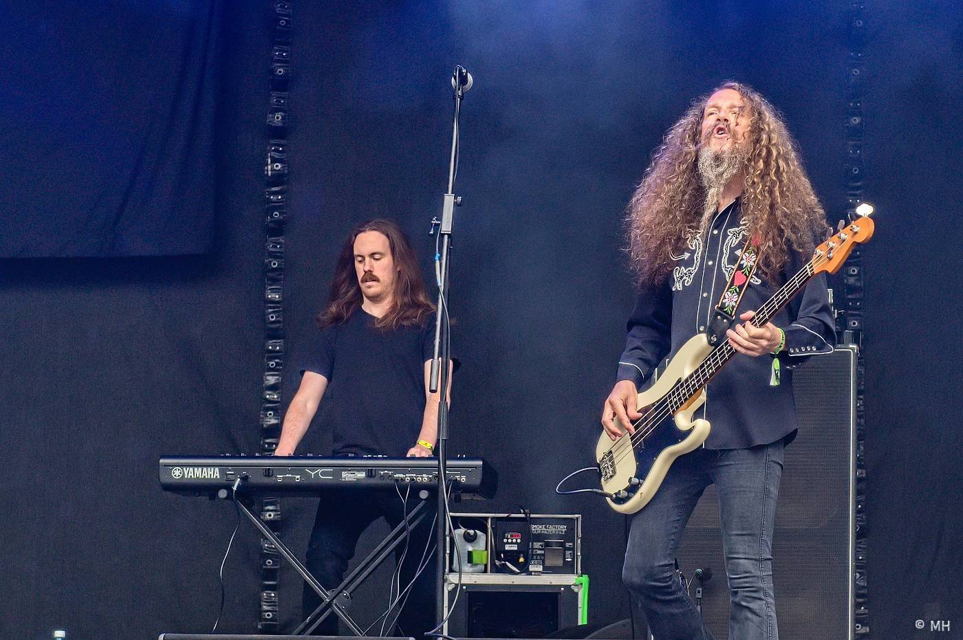 Metaloví fanoušci nejsou z cukru, v Plzni je neodradil ani déšť. Zahráli jim Tarja s Markem Hietalem, Sonata Arctica i Septicflesh