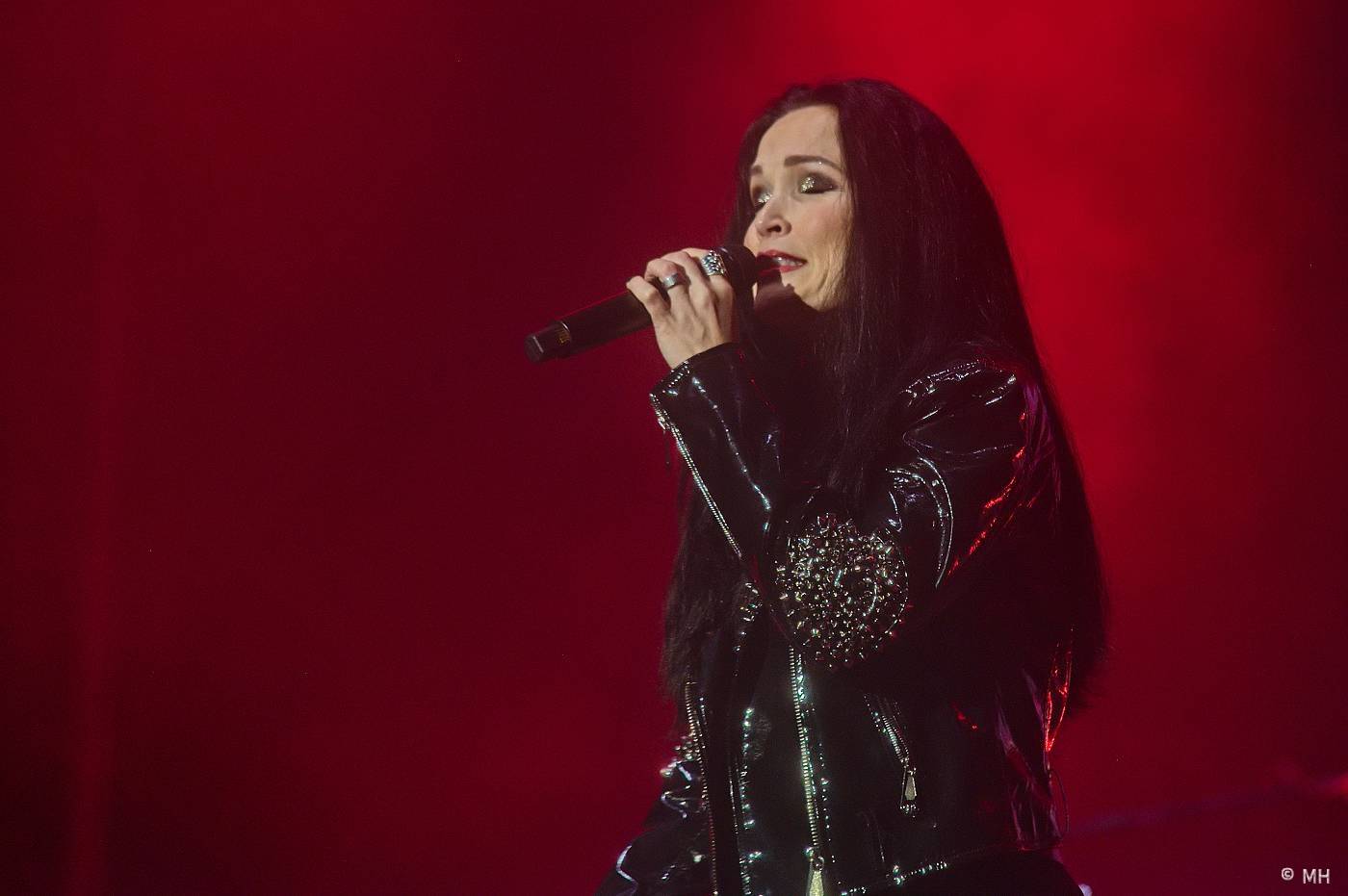 Metaloví fanoušci nejsou z cukru, v Plzni je neodradil ani déšť. Zahráli jim Tarja s Markem Hietalem, Sonata Arctica i Septicflesh