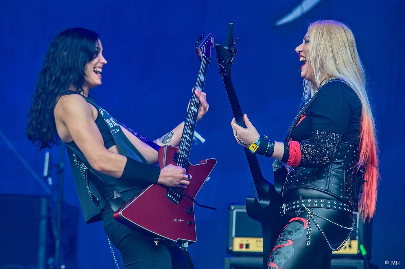 Metalfest zakončili ohňovou show Dimmu Borgir. S deštěm se fanoušci vypořádali po svém