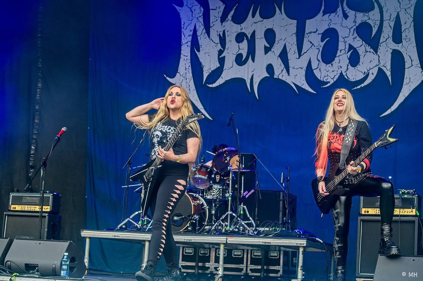 Metalfest zakončili ohňovou show Dimmu Borgir. S deštěm se fanoušci vypořádali po svém