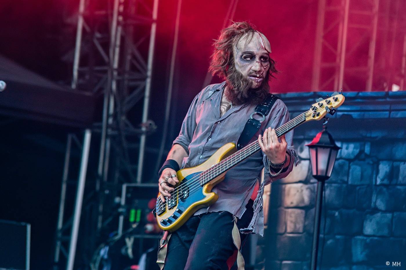 Metalfest zakončili ohňovou show Dimmu Borgir. S deštěm se fanoušci vypořádali po svém