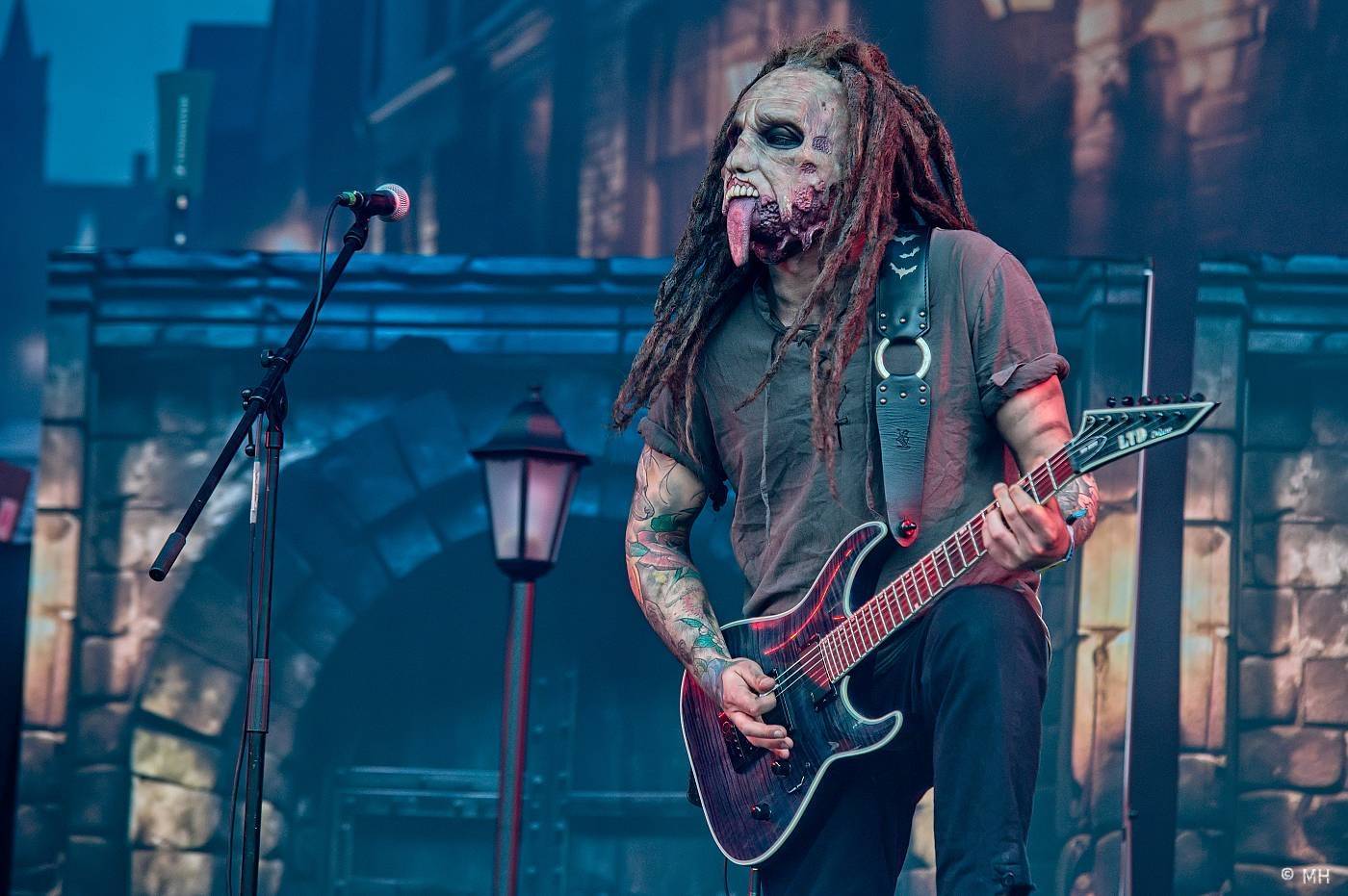 Metalfest zakončili ohňovou show Dimmu Borgir. S deštěm se fanoušci vypořádali po svém