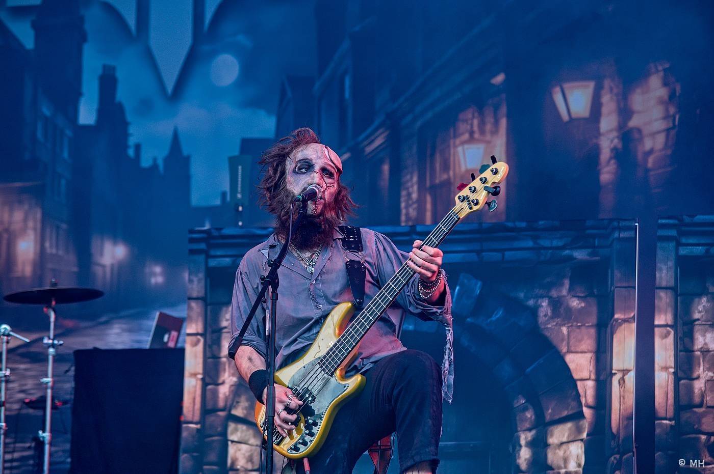 Metalfest zakončili ohňovou show Dimmu Borgir. S deštěm se fanoušci vypořádali po svém