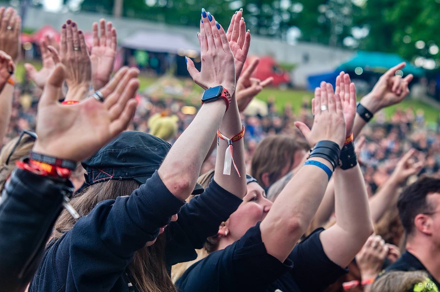 Metalfest zakončili ohňovou show Dimmu Borgir. S deštěm se fanoušci vypořádali po svém