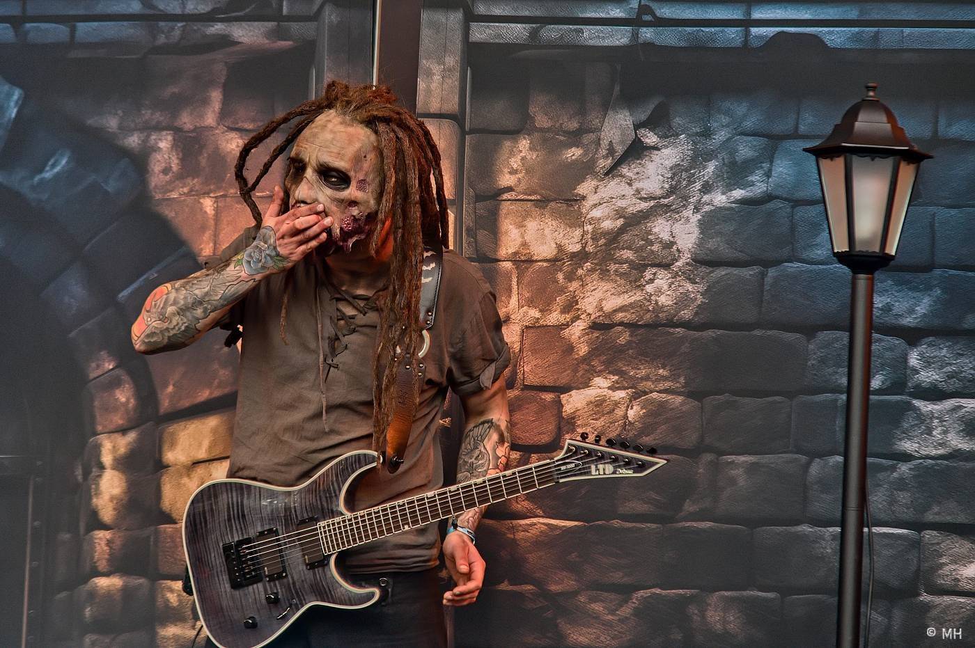 Metalfest zakončili ohňovou show Dimmu Borgir. S deštěm se fanoušci vypořádali po svém