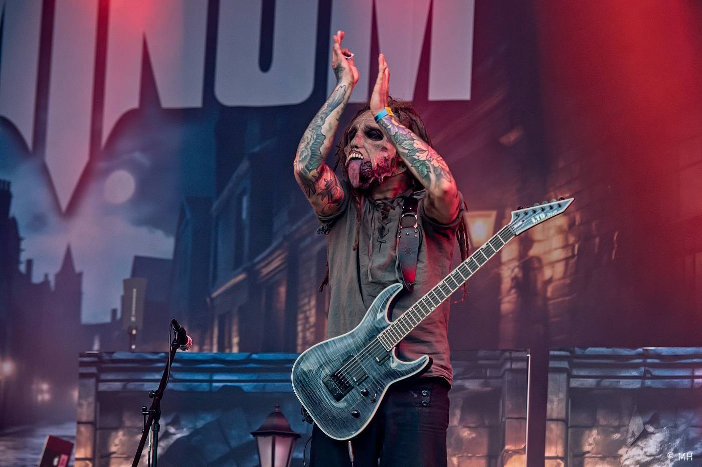 Metalfest zakončili ohňovou show Dimmu Borgir. S deštěm se fanoušci vypořádali po svém