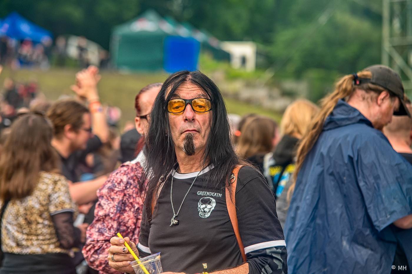 Metalfest zakončili ohňovou show Dimmu Borgir. S deštěm se fanoušci vypořádali po svém