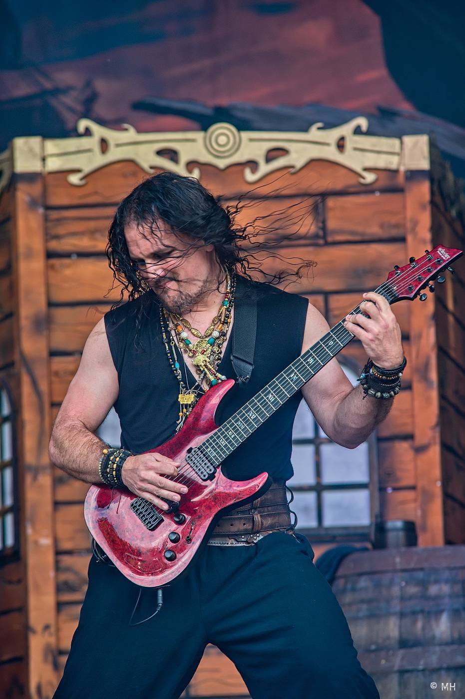 Metalfest zakončili ohňovou show Dimmu Borgir. S deštěm se fanoušci vypořádali po svém