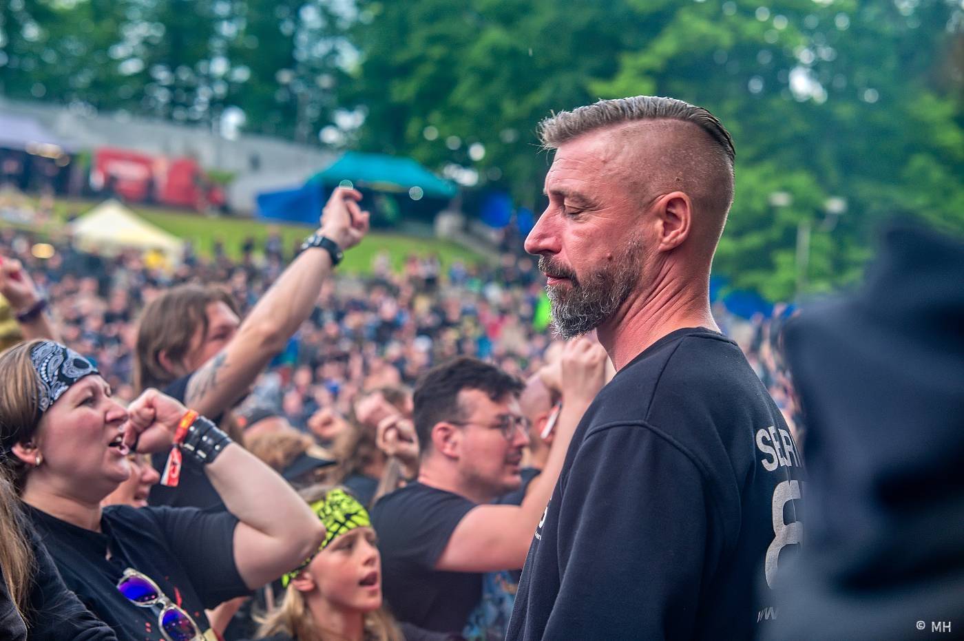 Metalfest zakončili ohňovou show Dimmu Borgir. S deštěm se fanoušci vypořádali po svém